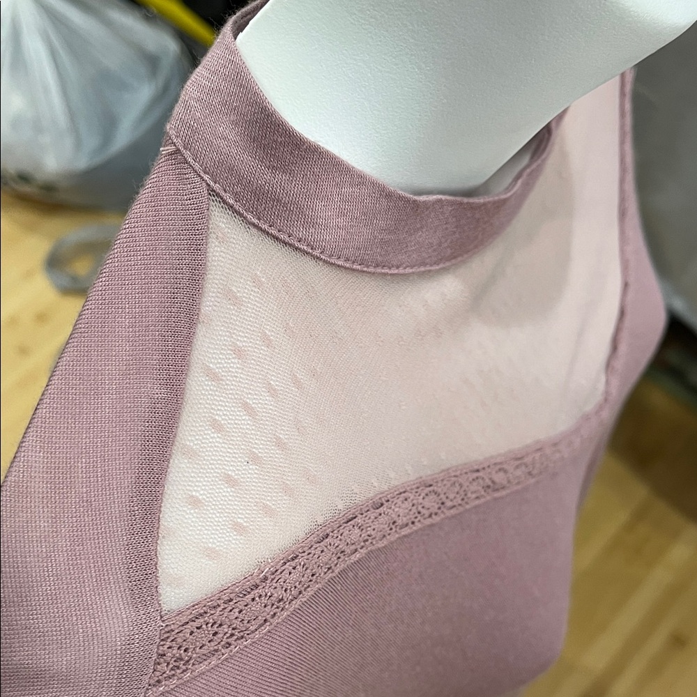 NWT About A Girl Pale Mauve Lace Accent Blouse, Size XL - Picture 8 of 16